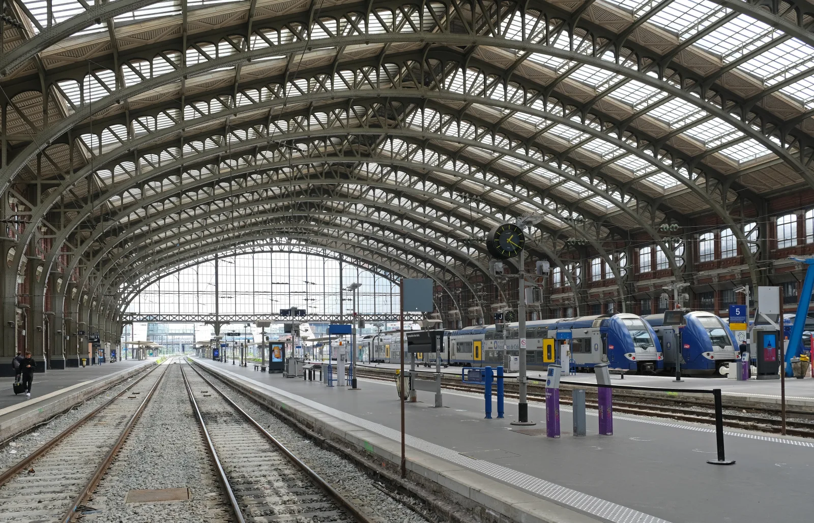 Fachada da estação Lille Flandres, ponto central de chegada e conexão para Paris, Bruxelas e Bélgica